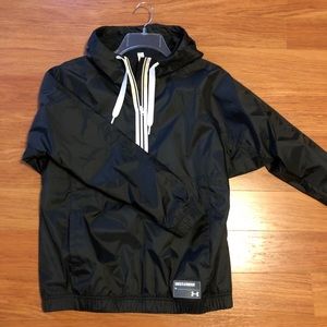 Women’s NWOT Under Armour Hooded Windbreaker